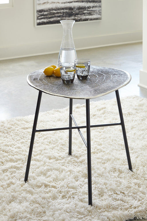 Laverford End Table - Jax Mattress (Jacksonville, FL)