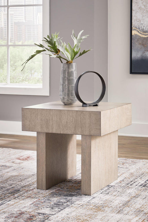 Jorlaina End Table - Jax Mattress (Jacksonville, FL)