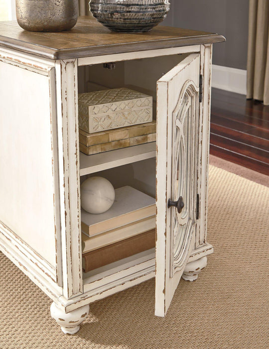 Realyn Chairside End Table - Jax Mattress (Jacksonville, FL)