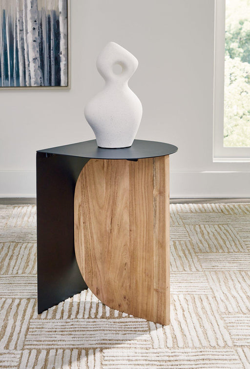 Ladgate Accent Table - Jax Mattress (Jacksonville, FL)