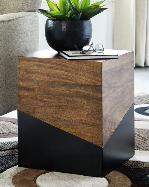 Trailbend Accent Table - Jax Mattress (Jacksonville, FL)